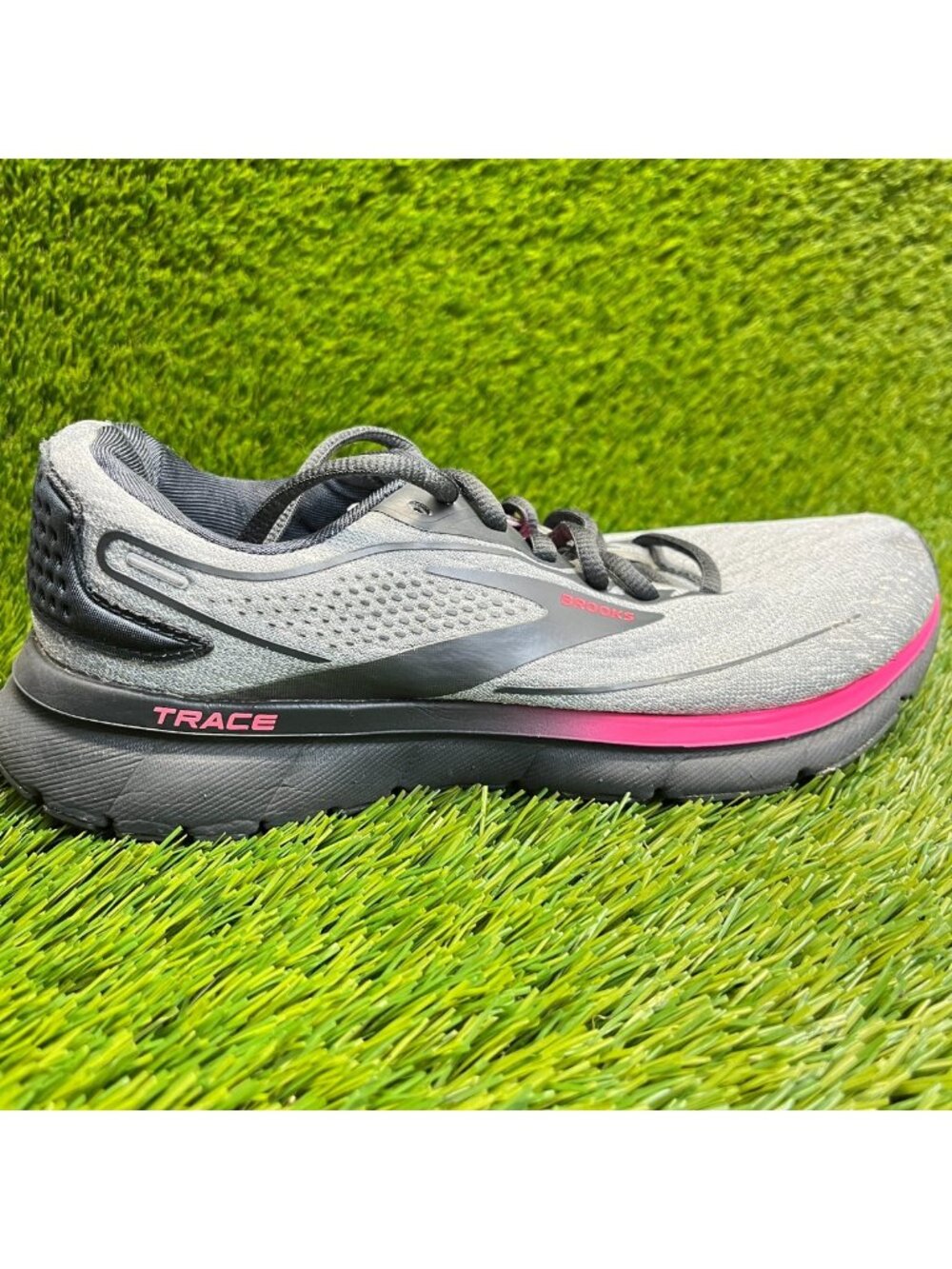 Brooks Trace 2 Womens Size 7 Gray Black Athletic Running Walking Shoes Sneakers